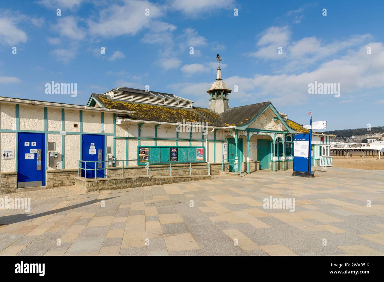 Öffentliche Toiletten an der Küste der Küstenstadt Weston-super-Mare, North Somerset, England. Stockfoto