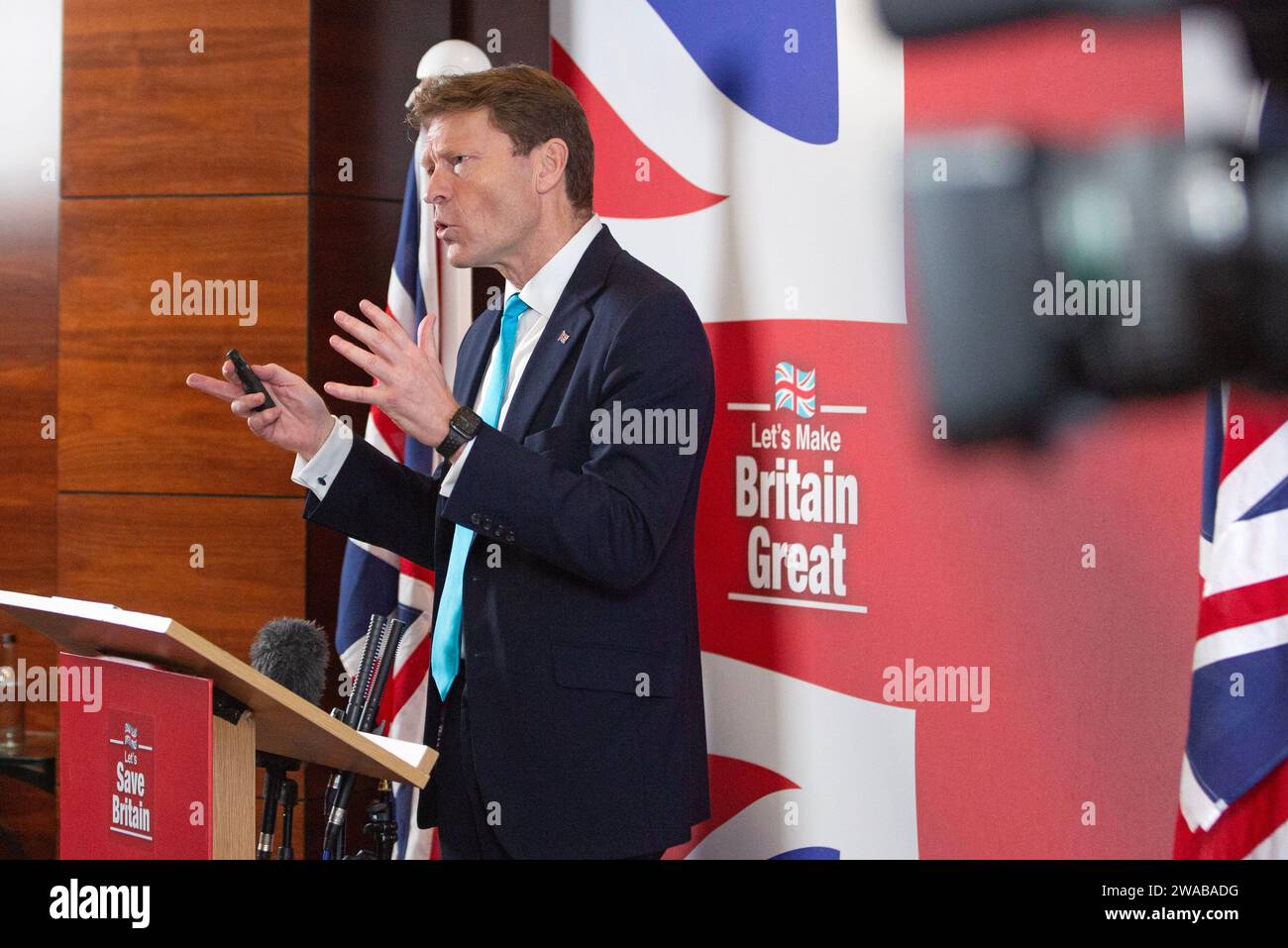03/01/2024, London, Vereinigtes Königreich. Richard Tice, der Vorsitzende der Reform UK, wird als Pressekonferenz in Victoria, Central London, gesehen, als er ärgert Stockfoto