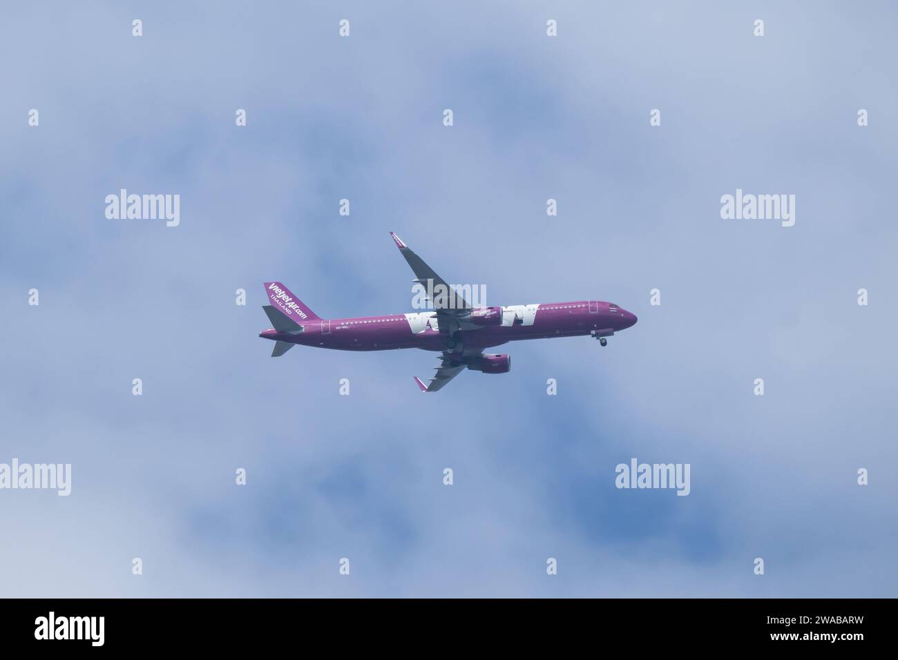 Chiangmai, Thailand - 11. Oktober 2023: HS-VKL A321-200 der Thai Vietjet Airline. Fahren Sie vom internationalen Flughafen Chiang Mai zum Flughafen Bangkok. Stockfoto