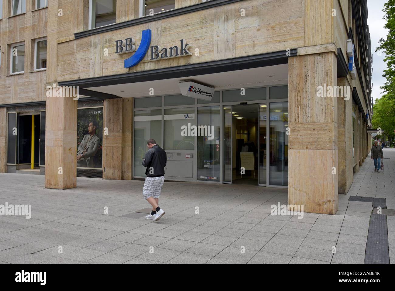 Die BBBank EG ist eine Genossenschaftsbank, die sich auf Produkte und Dienstleistungen im Privatkundengeschäft für Mitarbeiter des öffentlichen Sektors spezialisiert hat und im Mai 20233 in Stuttgart, Deutschland, niedergelassen ist Stockfoto