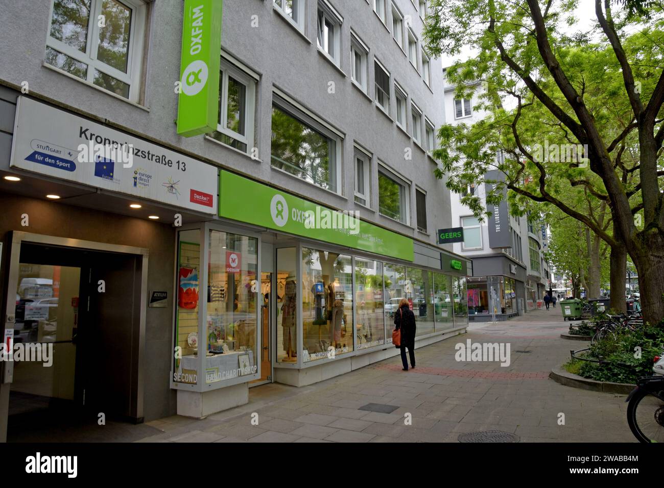 Ein Oxfam Deutschland Wohltätigkeitsladen in Stuttgart, Deutschland, Mai 2023 Stockfoto