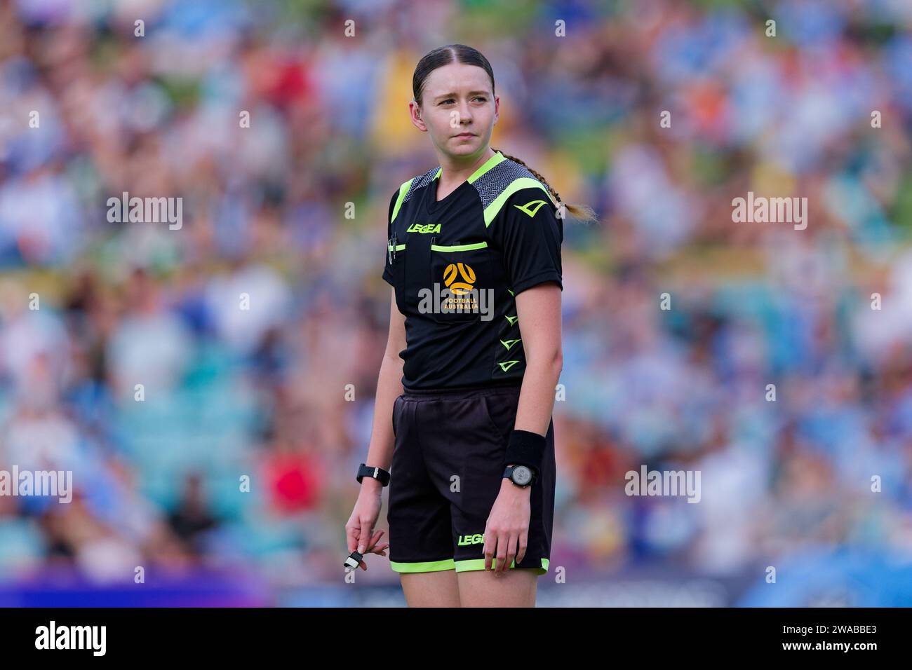 Sydney, Australien. Januar 2024. Schiedsrichterin Mikayla Ryan blickt auf das A-League Women RD4 Spiel zwischen Sydney FC und Canberra United am 3. Januar 2024 in Sydney, Australien Credit: IOIO IMAGES/Alamy Live News Stockfoto