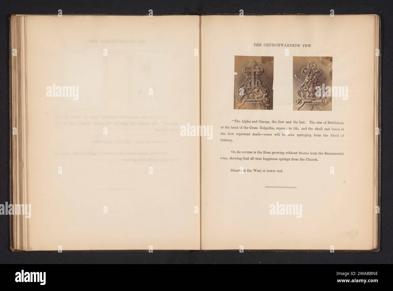 Zwei Bänke für Kirchenschützer im St. Michael in Cornhill, Anonym, um 1857 - in oder vor 1867 Foto links: Ein Kreuz mit den Zeichen für Alfa und Omega, rechts: Ein Eucharistischer Becher aus dem eine Rose ohne Dornen. St. Michael fotografische Nachdruckbank für Albuminen. Die Eucharistie ~ das vierte der sieben Sakramente. Alpha und Omega - Symbol Gottes des Vaters. Das Kreuz ~ Symbole Christi Stockfoto