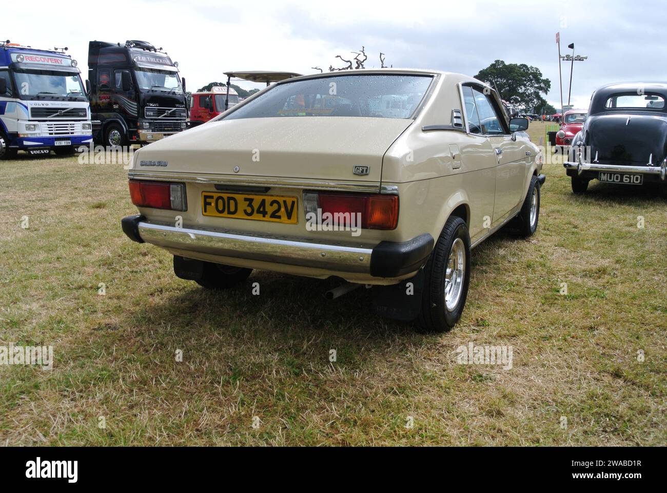 Ein 1979er Subaru GFT parkte auf der 48th Historic Vehicle Gathering in Powderham, Devon, England, Großbritannien. Stockfoto