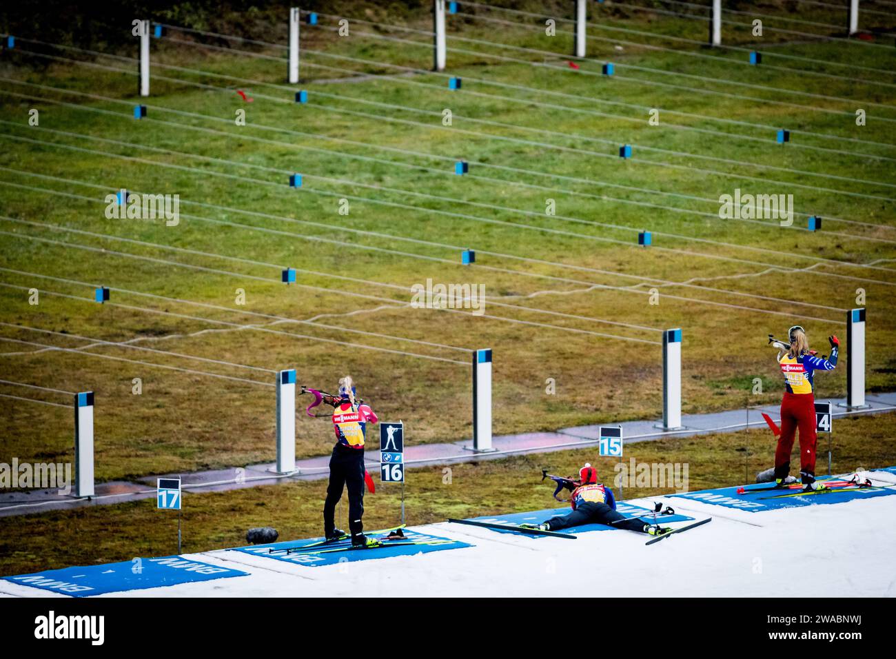 Biathlet in Aktion während des Trainings vor dem BMW IBU World Cup