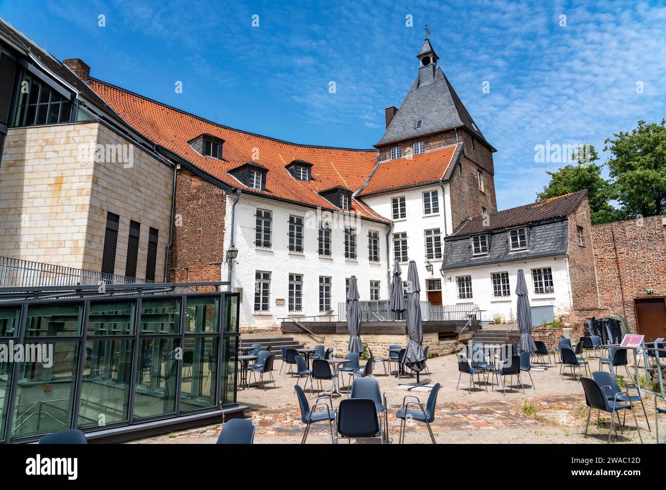 Das Schloss im Schlosspark von Moers, am Niederrhein, NRW, Deutschland Stockfoto