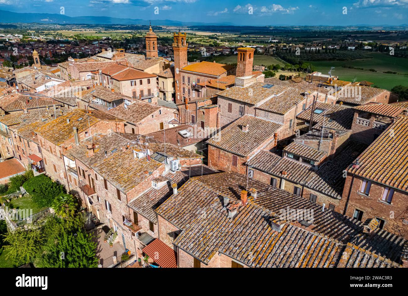 Aus der Vogelperspektive von Torrita di Siena, einer Gemeinde in der Provinz Siena, Toskana, Italien Stockfoto