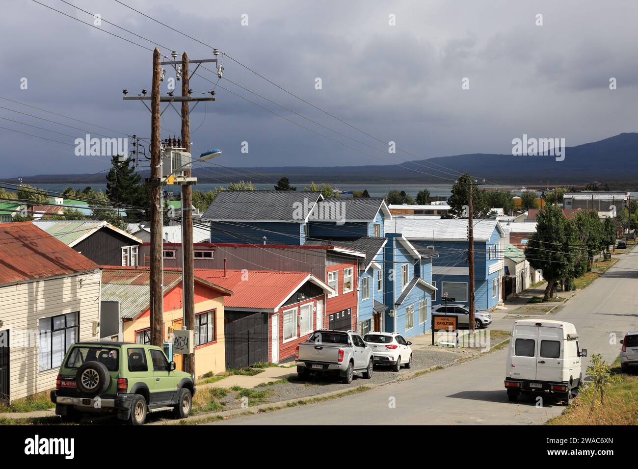 Straßenszene von Puerto Natales. Chilenische Patagonien. Ultima Esperanza Provinz. Chile Stockfoto