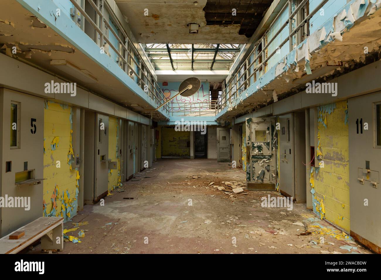 Das Innere des verlassenen Gefängnisses in Illinois, USA. Stockfoto