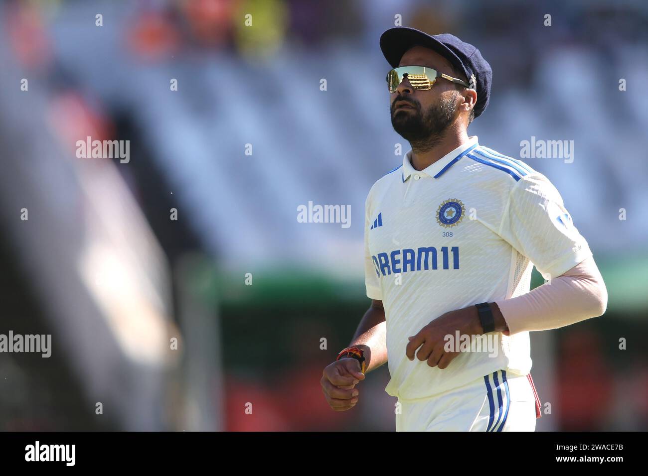 KAPSTADT, SÜDAFRIKA - 3. JANUAR: Mukesh Kumar aus Indien am 1. Tag des 2. Testspiels zwischen Südafrika und Indien am Newlands Cricket Ground am 3. Januar 2024 in Kapstadt, Südafrika. Foto: Shaun Roy/Alamy Live News Stockfoto