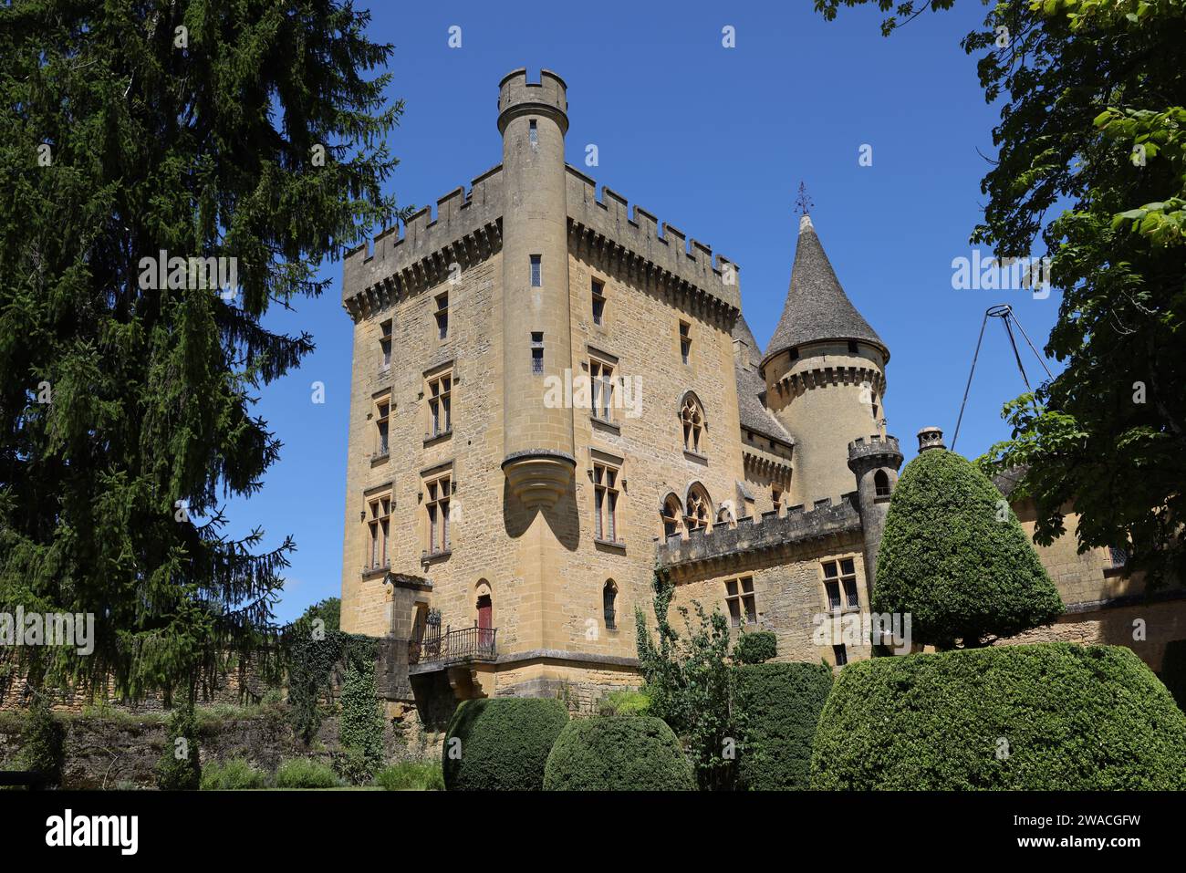 Schloss Puymartin in Périgord Noir erinnert an wichtige Epochen der französischen Geschichte: Mittelalter, Hundertjähriger Krieg, Religionskriege, Renaissance... Architektur, H Stockfoto