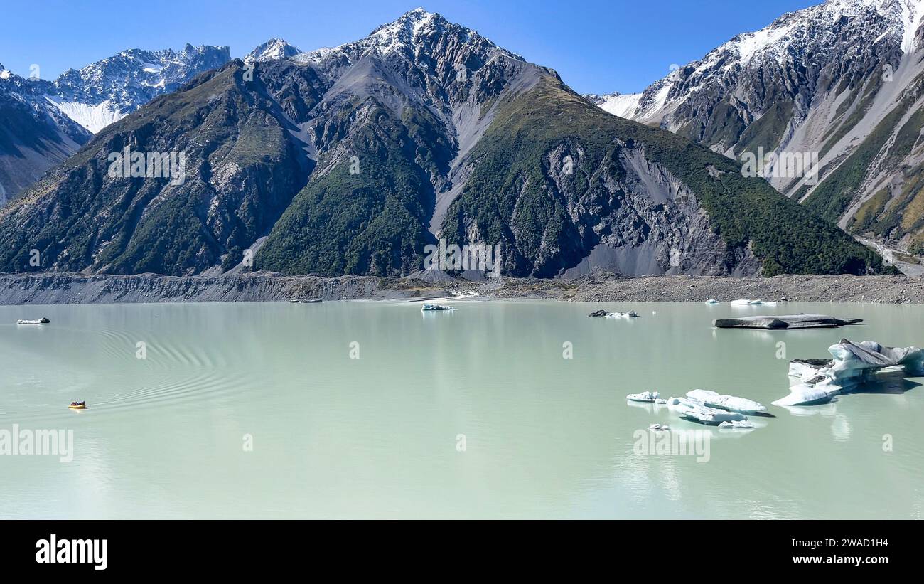 Eisberge auf der Oberfläche des Tasman Lake im Mt Cook National [Park Stockfoto