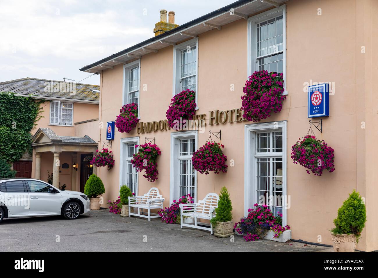 West Bay Bridport, Haddon House Hotel ein 3-Sterne-Hotel in West Bay, englischer Südküste, Dorset, England, Großbritannien, 2023 Stockfoto
