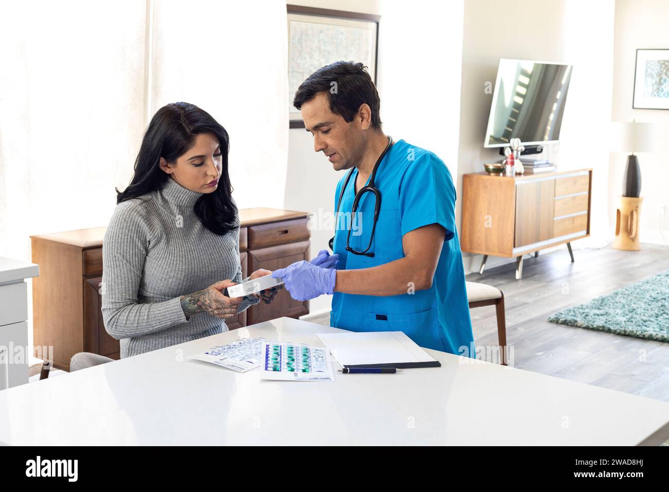 Patientenberatung mit Krankenschwester Stockfoto