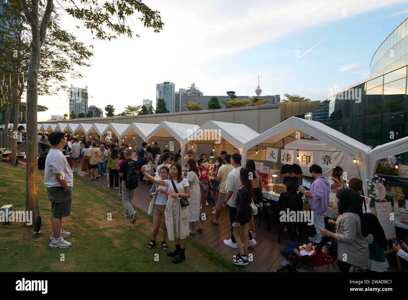 KUALA LUMPUR, MALAYSIA CA. MAI 2023 PopupMarkt im Central Rooftop