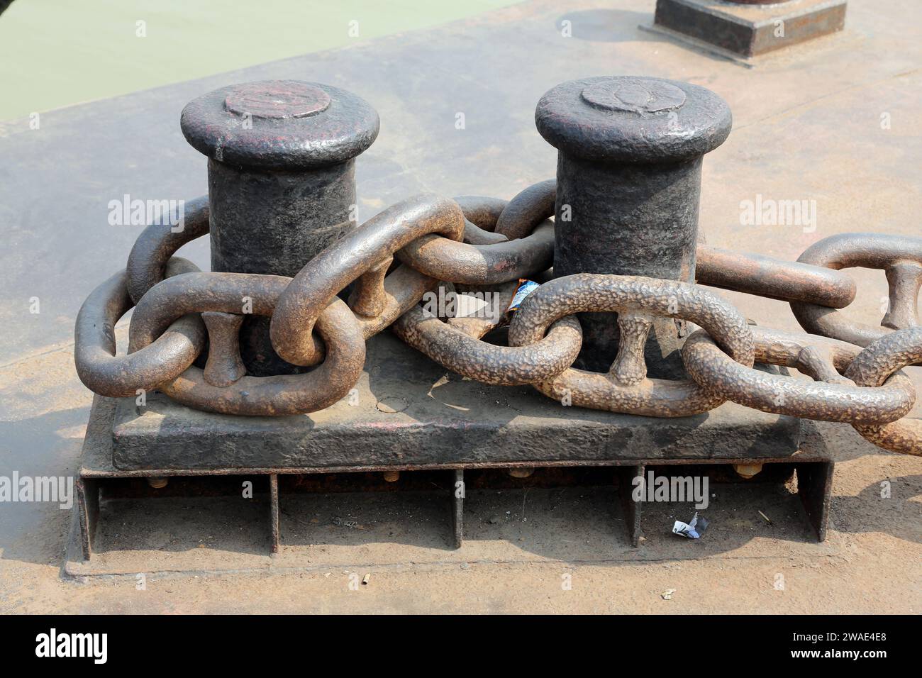 Riesige Ketten, die in Kalkutta, Indien, zum Anhängen von Fährschiffen verwendet wurden Stockfoto