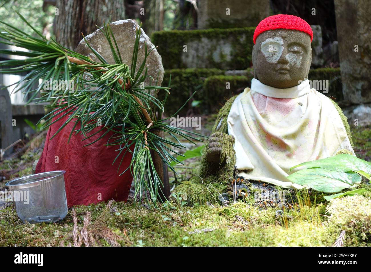 Statuen zum Gedenken an ungeborene Kinder auf der Insel Miyajima in der Nähe von Hiroshima, Japan Stockfoto