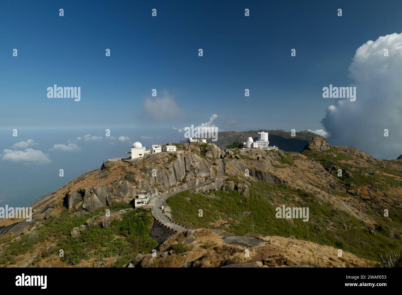 Eine Luftaufnahme des Observatoriums am Mount Abu im indischen Bundesstaat Rajasthan Stockfoto
