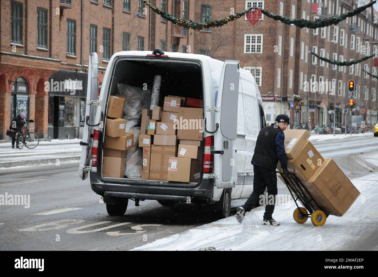 Kopenhagen, Dänemark /04 Januar 2024/. Lebensmittelwaren im Lebensmittelgeschäft in Danih Hauptstadt Kopenhagen Denamrk. (Photo.Francis Joseph Dean/Dean Pictures) Stockfoto