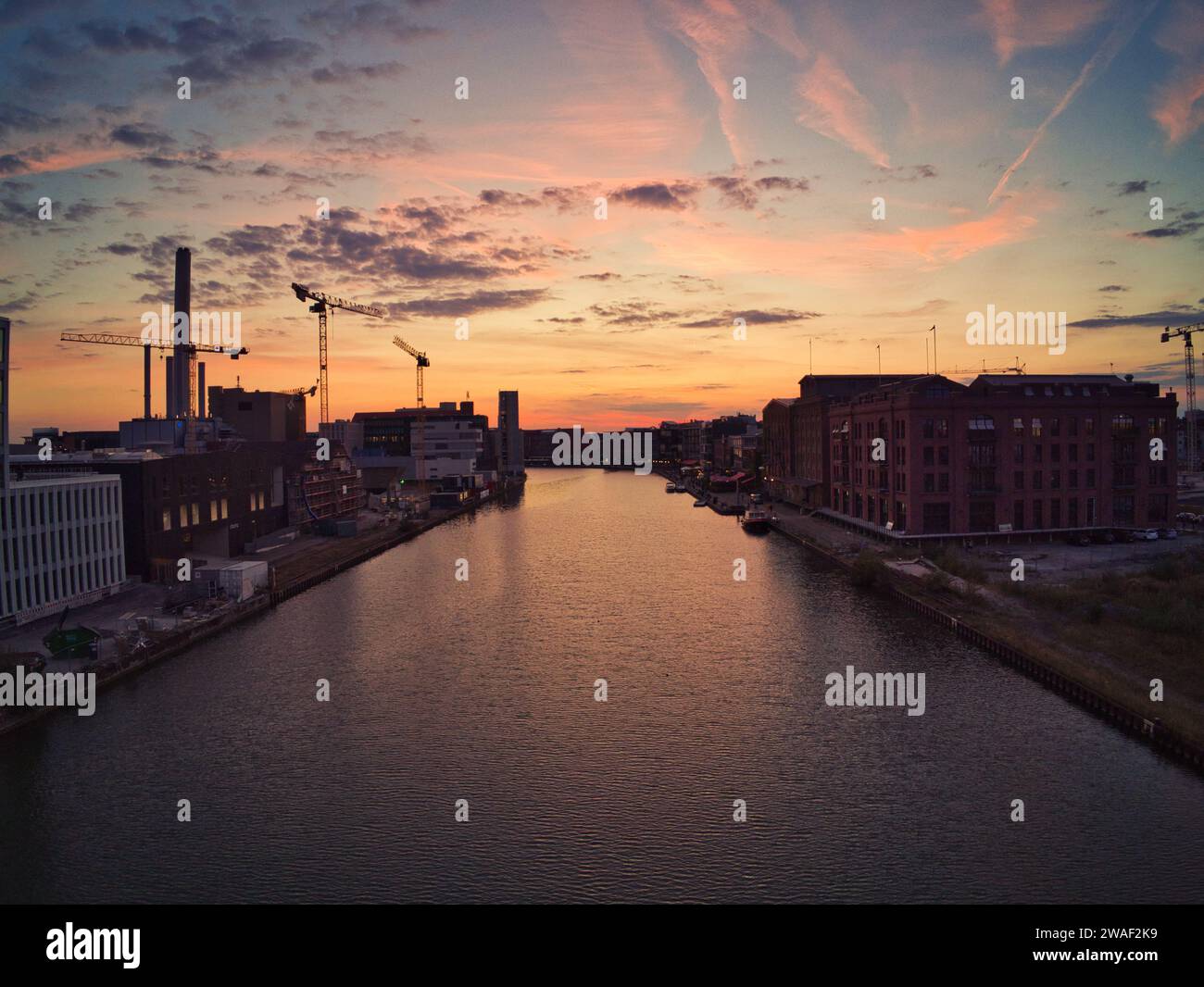 Aus der Vogelperspektive auf den Münsterer Hafen Stadthafen bei Sonnenuntergang in Münster, Deutschland Stockfoto