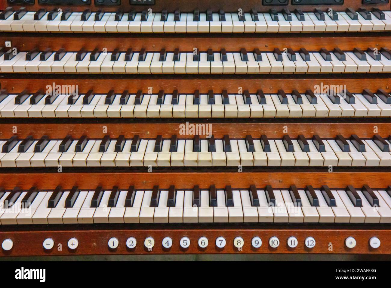 Keyboards der Orgel im Dom in Lausanne, Schweiz Stockfoto