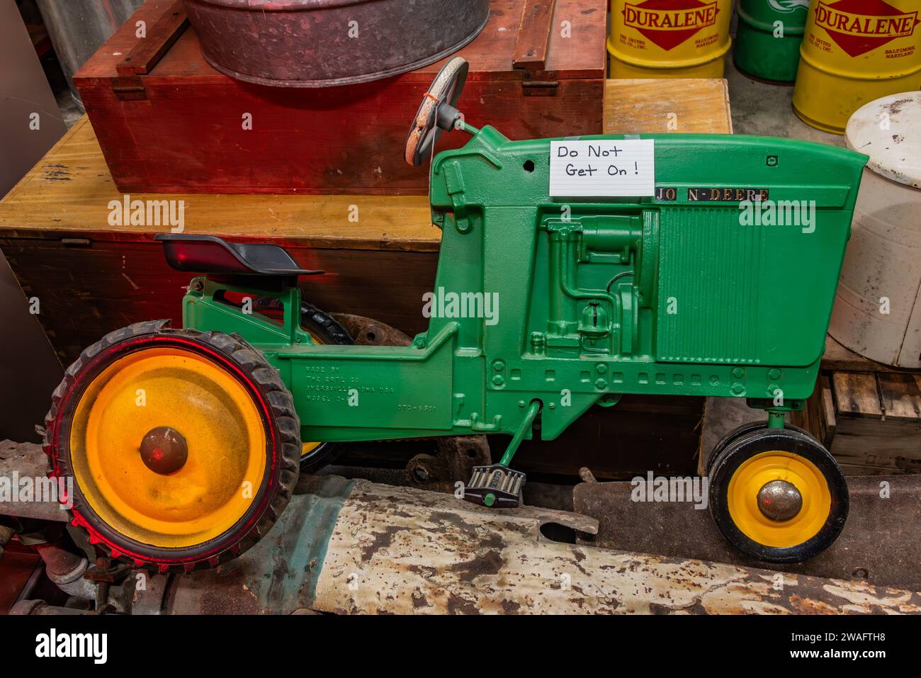 Antiker Spielzeugtraktor, Berkeley Springs West Virginia USA Stockfoto