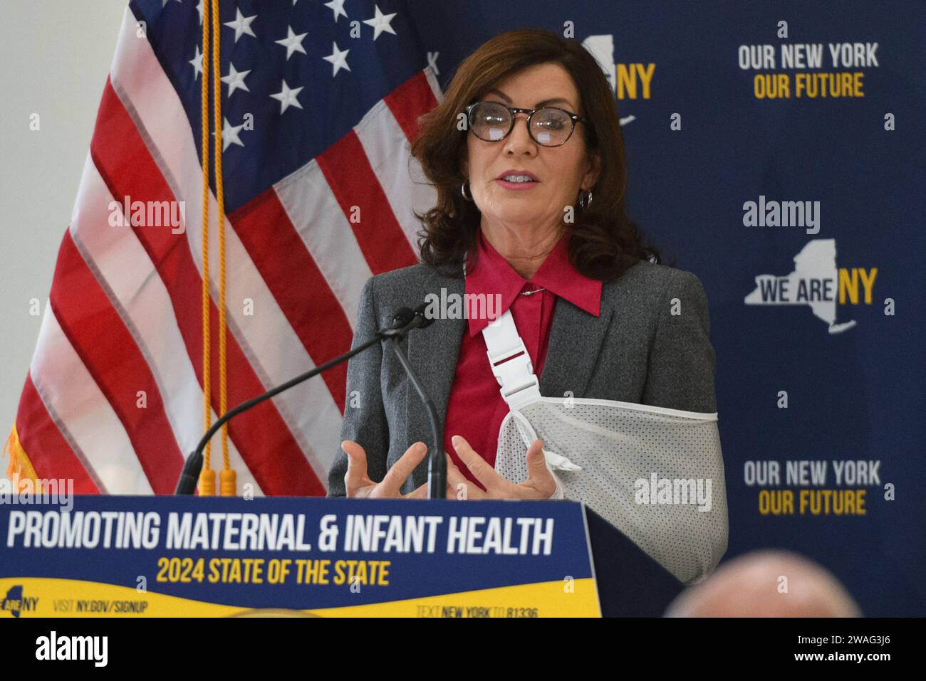 Kathy Hochul enthüllt am 4. Januar 2024 in New York City den dritten