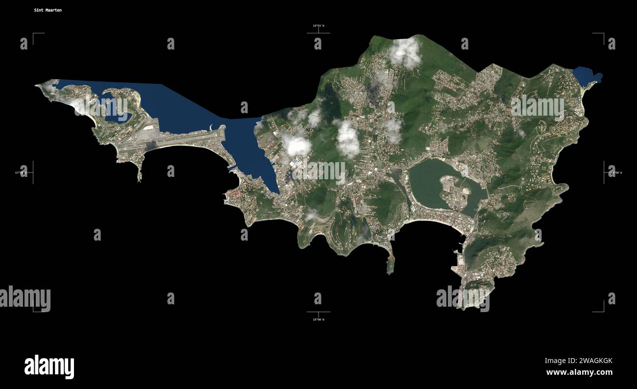 Form einer niedrig auflösenden Satellitenkarte des Sint Maarten, mit Entfernungsskala und Kartenrandkoordinaten, isoliert auf Schwarz Stockfoto