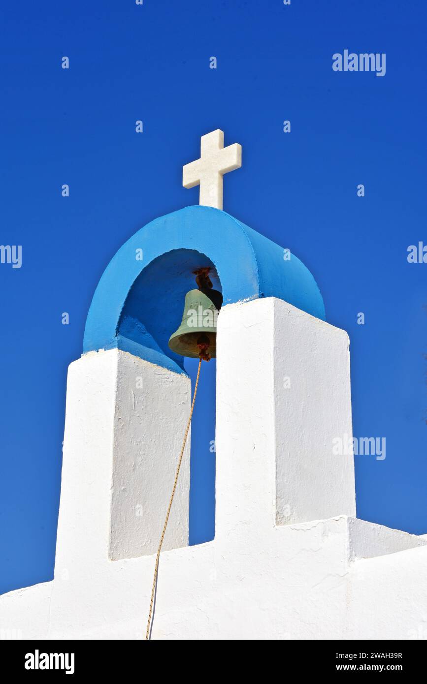 Glockenturm der Kirche von Aliko, Griechenland, Kykladen, Naxos, Aliko Stockfoto