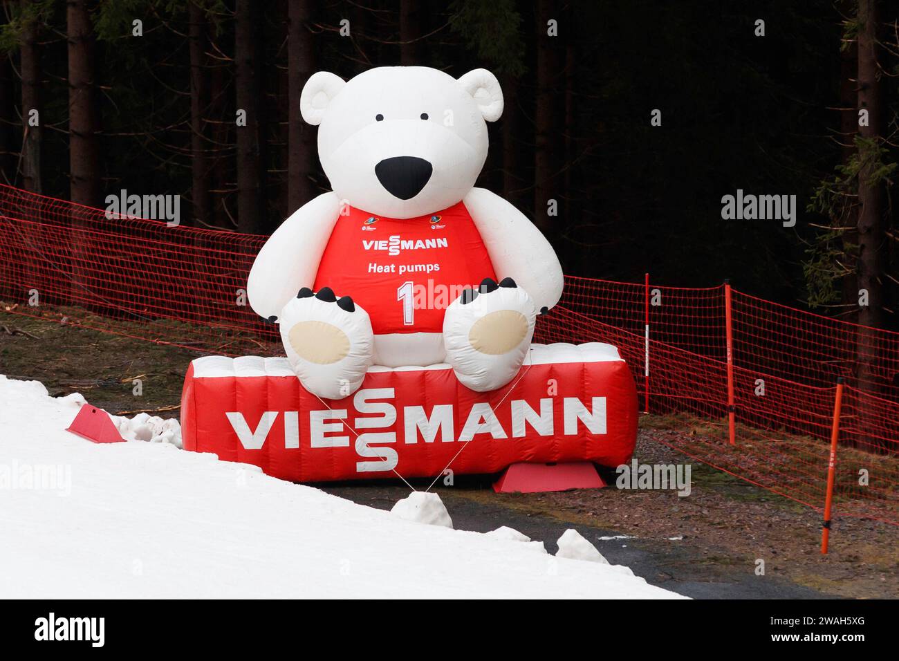 Oberhof, Deutschland. Januar 2024. Maskottchen, Maskottchen „Finn“, Viessmann, 04.01.2024, Oberhof (Deutschland), IBU World Cup Biathlon Oberhof 2024 Credit: dpa/Alamy Live News Stockfoto