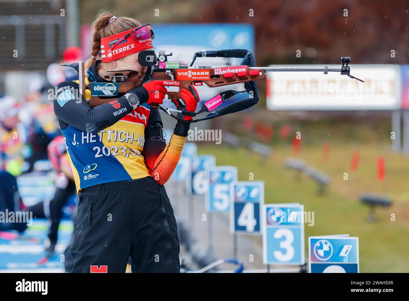 Oberhof, Deutschland. Januar 2024. Janina Hettich-Walz (GER, Deutschland) beim Stehendschießen, 04.01.2024, Oberhof (Deutschland), IBU World Cup Biathlon Oberhof 2024 Credit: dpa/Alamy Live News Stockfoto