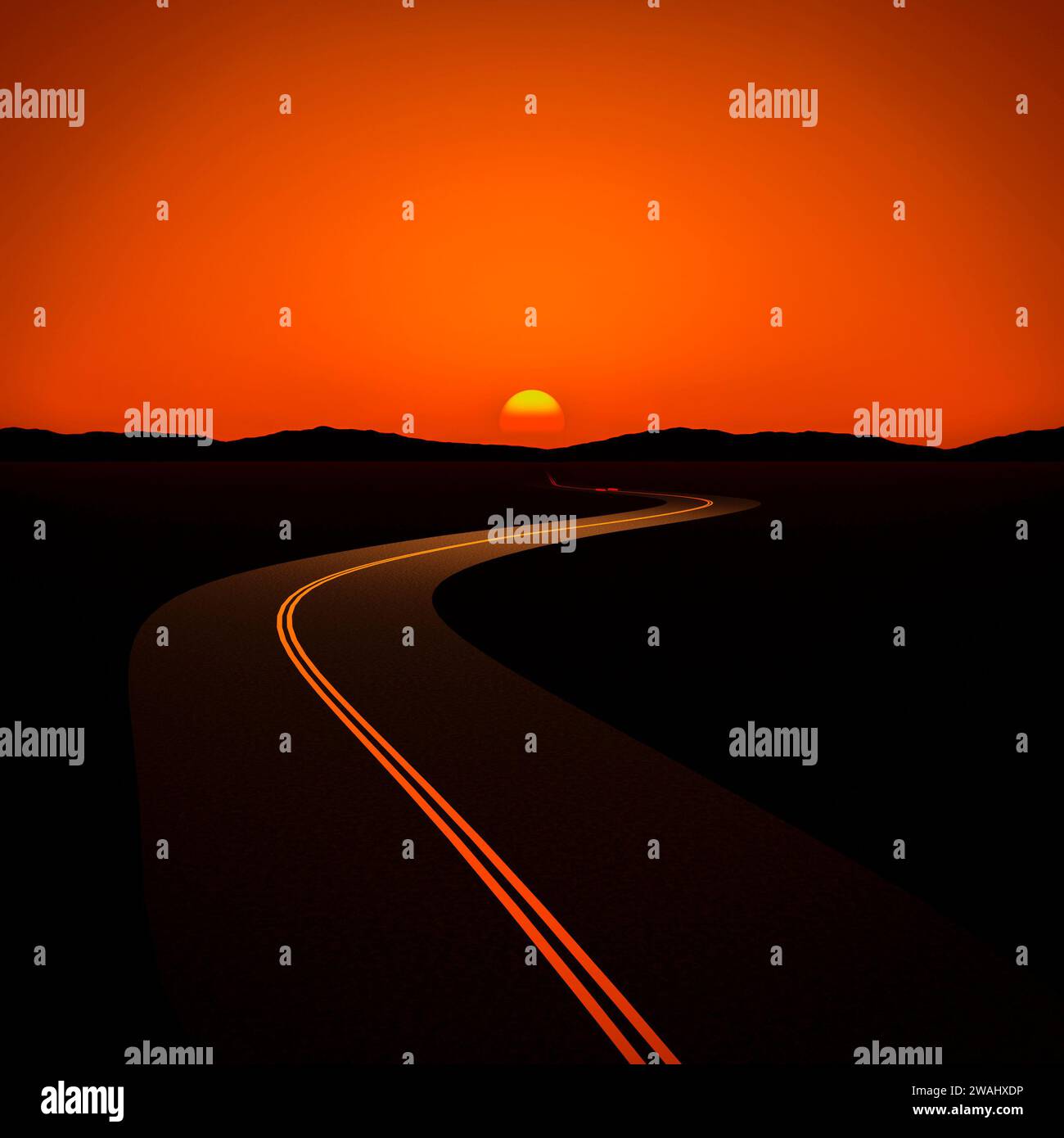 Die kurvenreiche Asphaltstraße führt in die Distanz zur untergehenden Sonne. Stockfoto