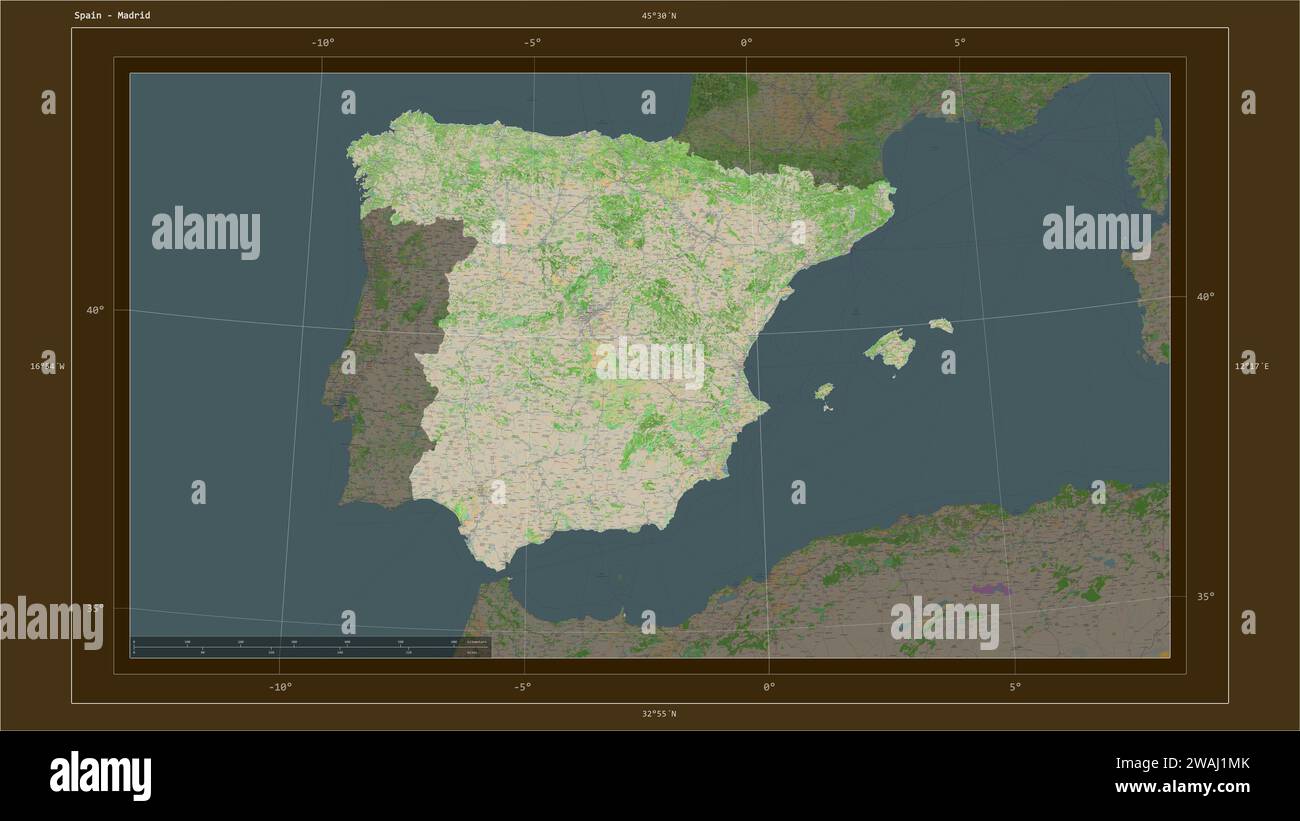 Spanien wird auf einer topografischen Karte im Stil von OSM France mit dem Hauptpunkt des Landes, kartographischem Raster, Entfernungsskala und Kartengrenzkoordi hervorgehoben Stockfoto