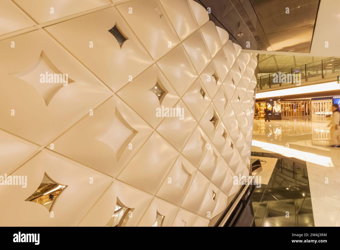 China, Hongkong, Lantau Island, Hong Kong International Airport, Terminal 1, Abflugbereich, Louis Vuitton Store Stockfoto
