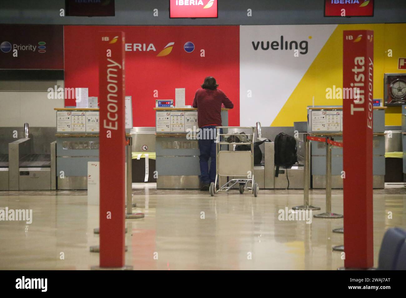 Santiago del Monte, Spanien, 5. Januar 2024: Der Iberia-Schalter am Flughafen Asturias während des Streiks der iberischen Handwerker am 5. Januar 2024 in Santiago del Monte, Spanien. Quelle: Alberto Brevers / Alamy Live News. Stockfoto