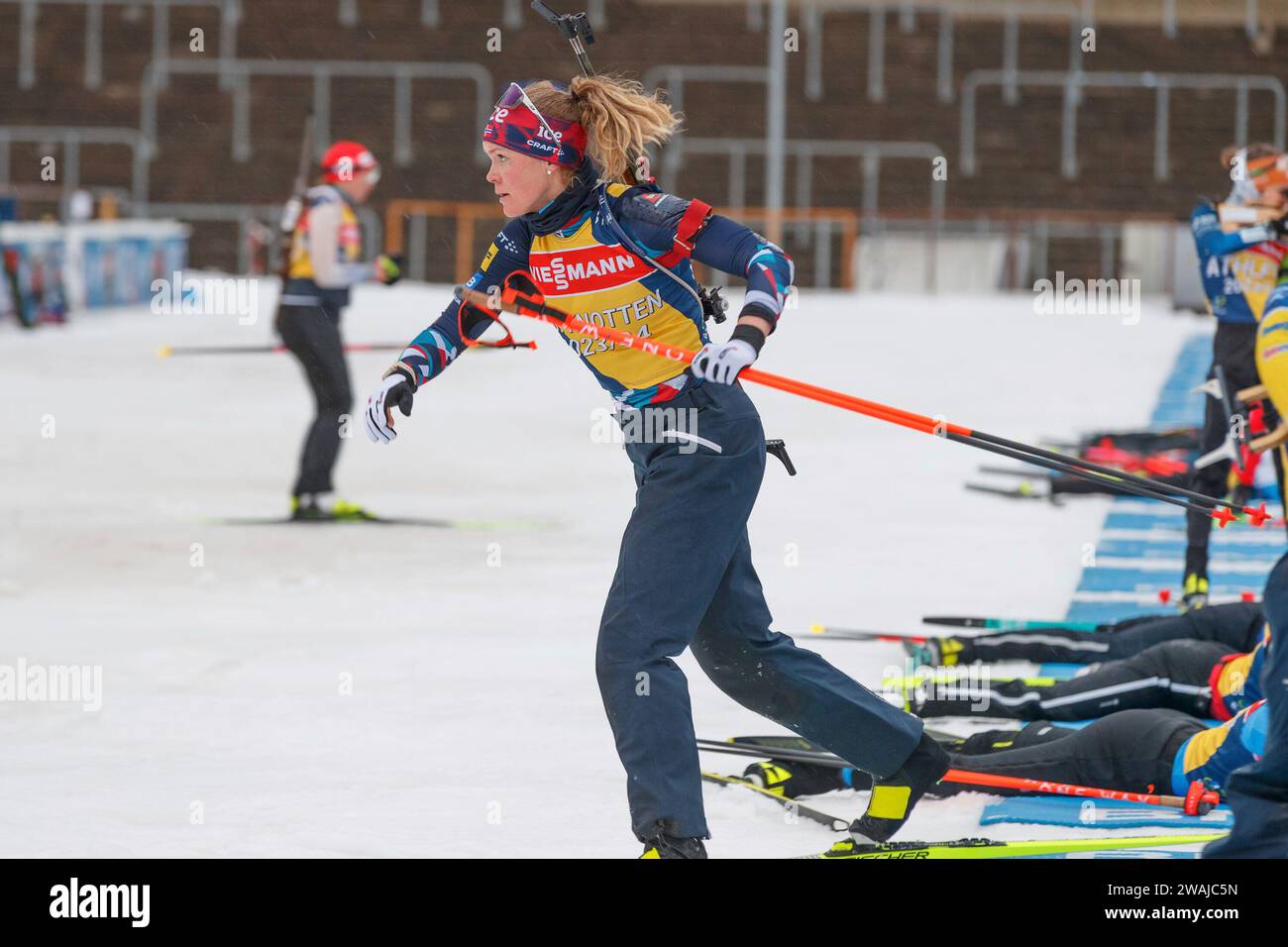 Oberhof, Deutschland. Januar 2024. Karoline Offigstad Knotten (NOR, Norwegen) am Schießstand, 04.01.2024, Oberhof (Deutschland), IBU World Cup Biathlon Oberhof 2024 Credit: dpa/Alamy Live News Stockfoto