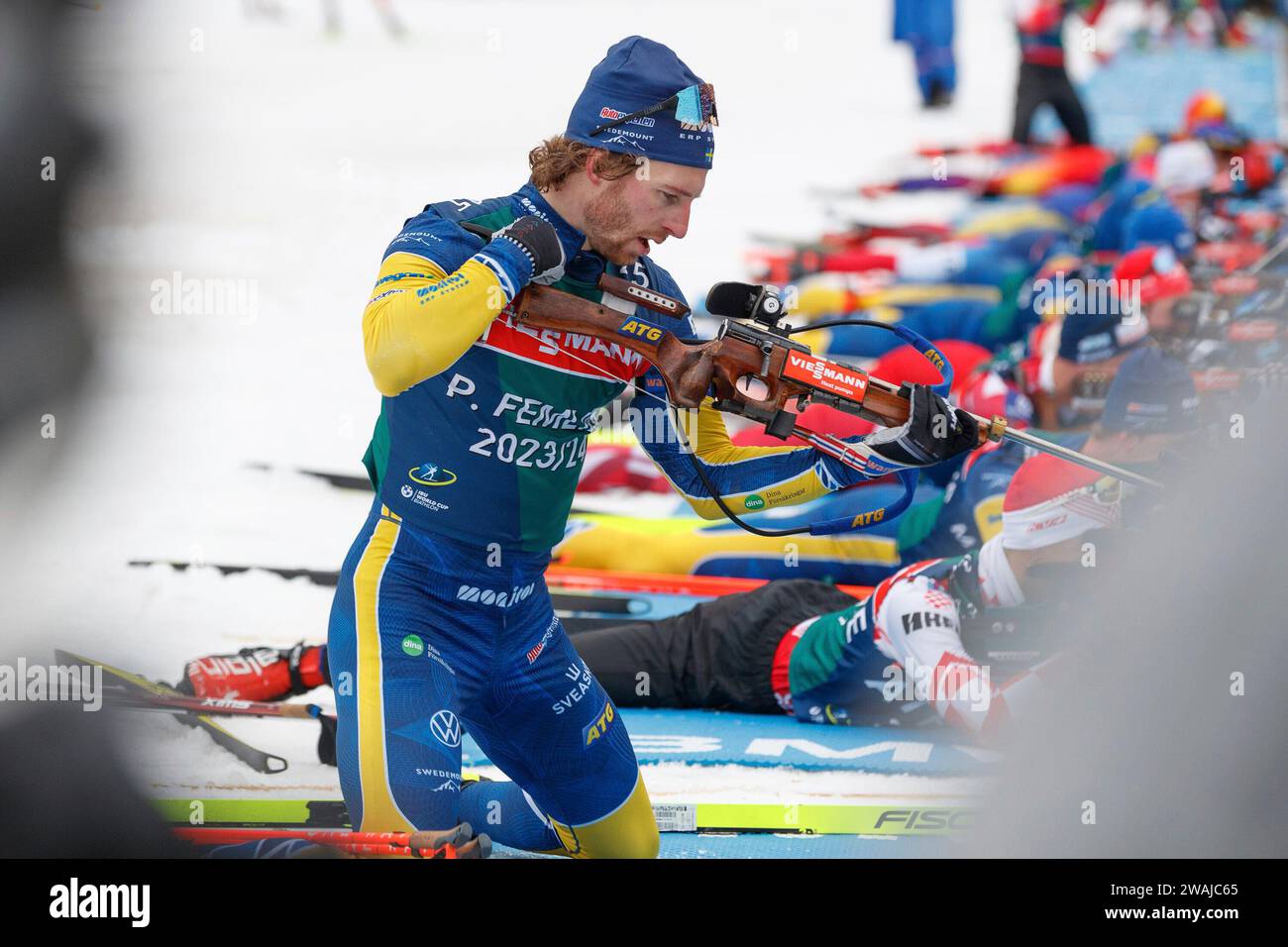 Oberhof, Deutschland. Januar 2024. Peppe Femling (SWE, Schweden) am Schießstand, 04.01.2024, Oberhof (Deutschland), IBU World Cup Biathlon Oberhof 2024 Credit: dpa/Alamy Live News Stockfoto