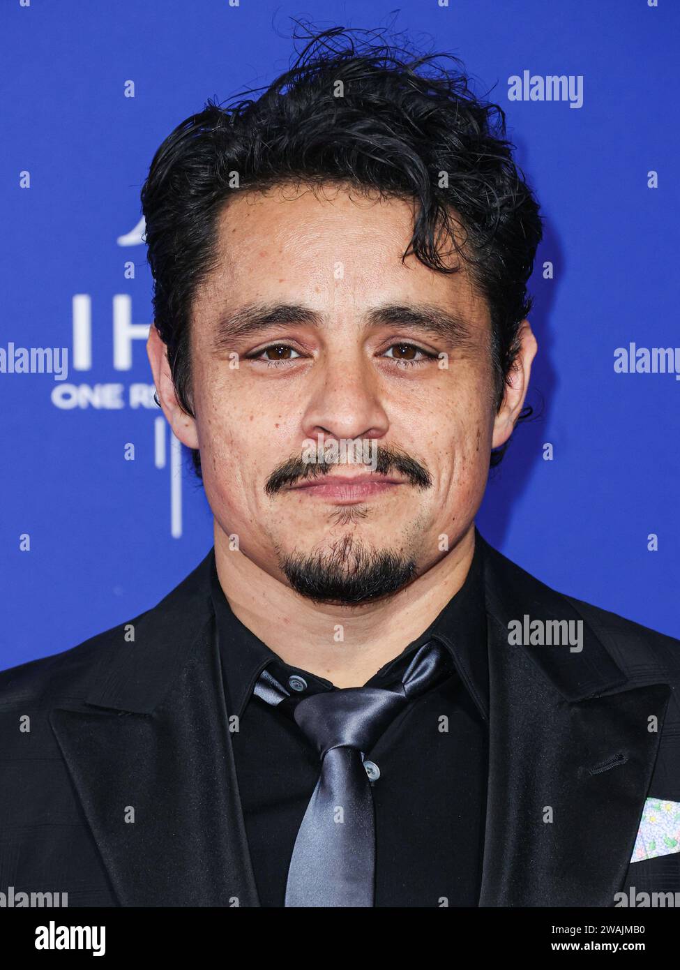 PALM SPRINGS, RIVERSIDE COUNTY, KALIFORNIEN, USA - 4. JANUAR: Jesse Garcia kommt zu den 35. Jährlichen Palm Springs International Film Festival Film Awards, die am 4. Januar 2024 im Palm Springs Convention Center in Palm Springs, Riverside County, Kalifornien, USA, stattfinden. (Foto: Xavier Collin/Image Press Agency) Stockfoto