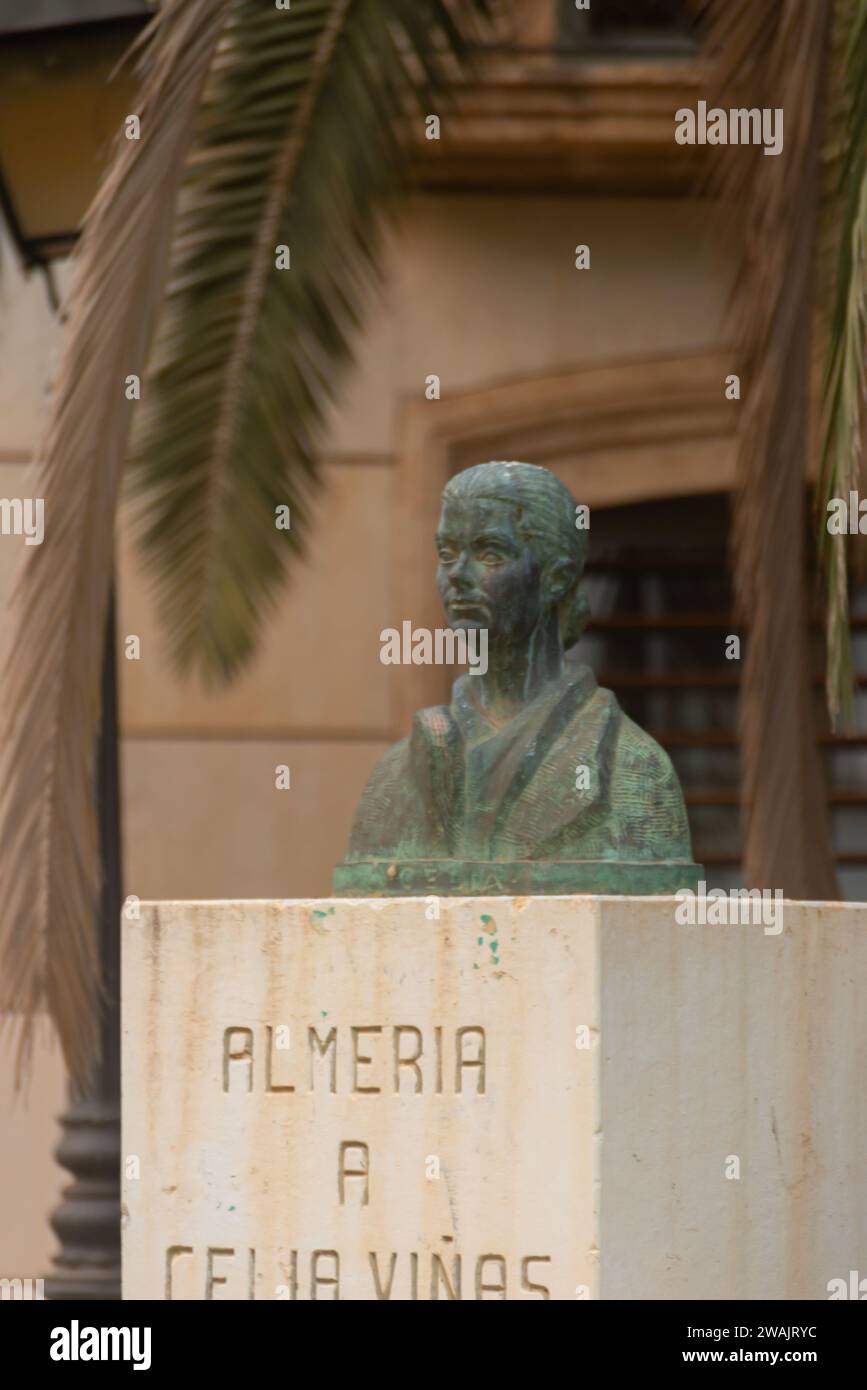 ALMERIA, SPANIEN - 11. DEZEMBER 2023 die Mitgift der Schriftstellerin Celia Vinas, die Gedichte für Kinder auf Spanisch und Katalanisch schrieb, gilt als inn Stockfoto