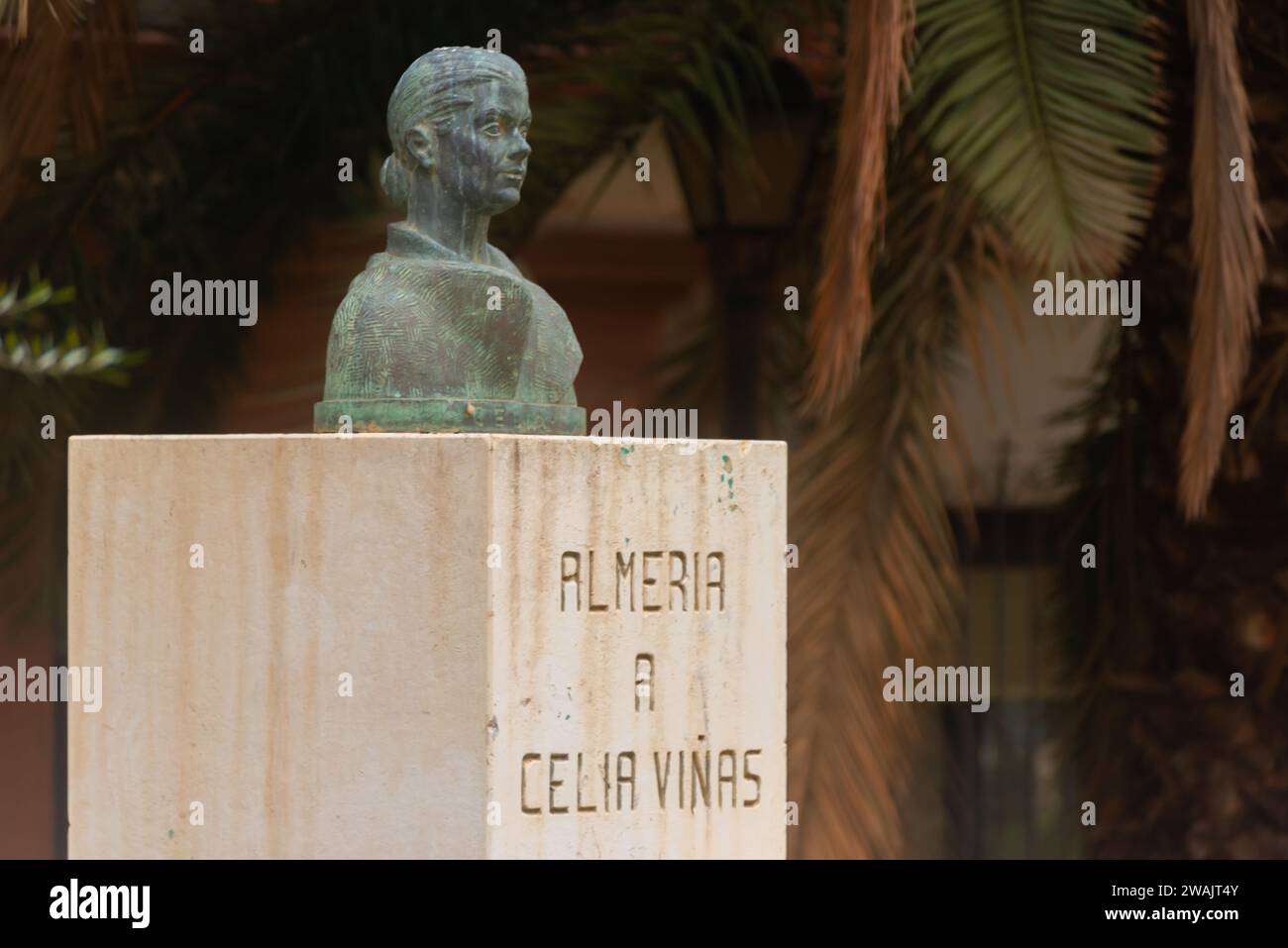 ALMERIA, SPANIEN - 11. DEZEMBER 2023 die Mitgift der Schriftstellerin Celia Vinas, die Gedichte für Kinder auf Spanisch und Katalanisch schrieb, gilt als inn Stockfoto