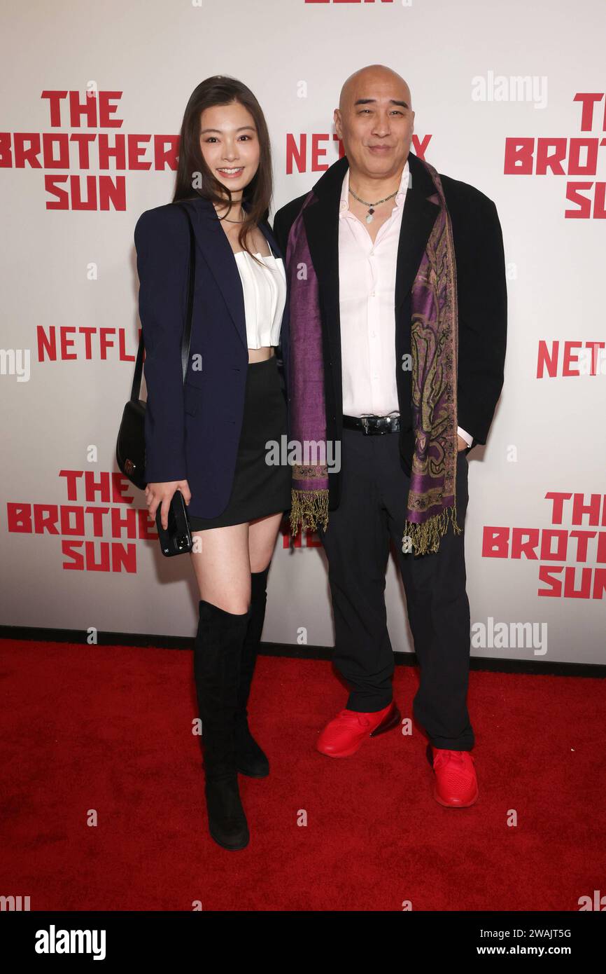 LOS ANGELES, KALIFORNIEN - 4. JANUAR: Ron Yuan bei der Netflix Premiere der Brothers Sun im Netflix Tudum Theater in Los Angeles, Kalifornien am 4. Januar 2024. Copyright: XFayexSadoux Stockfoto