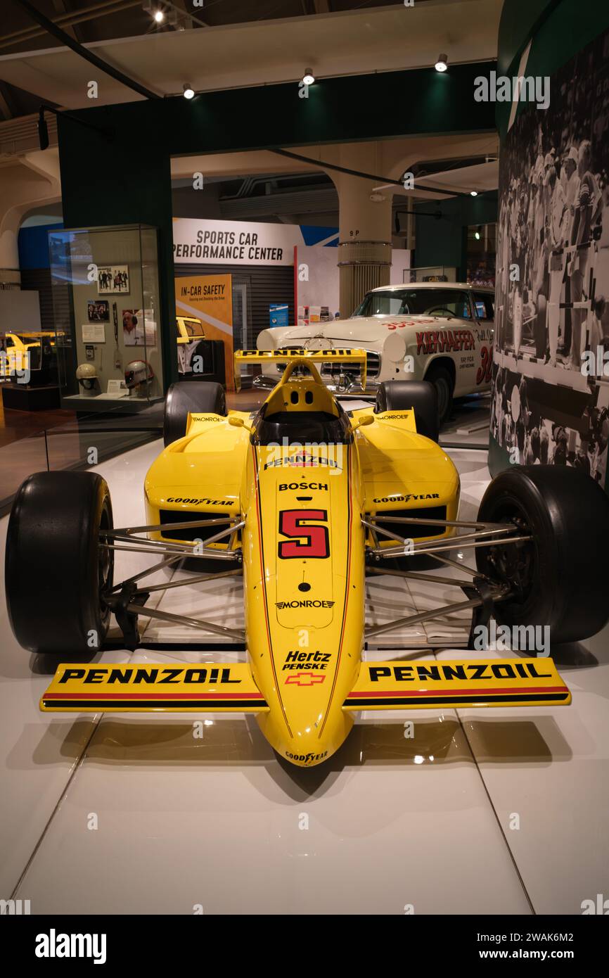 Nachbildung des 1988 in Indianapolis 500 ausgezeichneten Penske-Chevrolet, gefahren von Rick Mears, im Henry Ford Museum of American Innovation Stockfoto