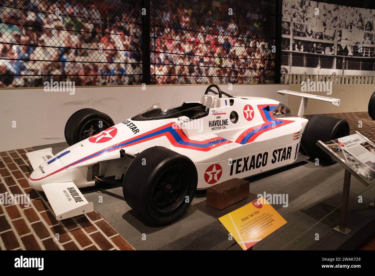 1984. März 84C-Cosworth Indy Car im Henry Ford Museum of American Innovation, Dearborn Michigan USA Stockfoto