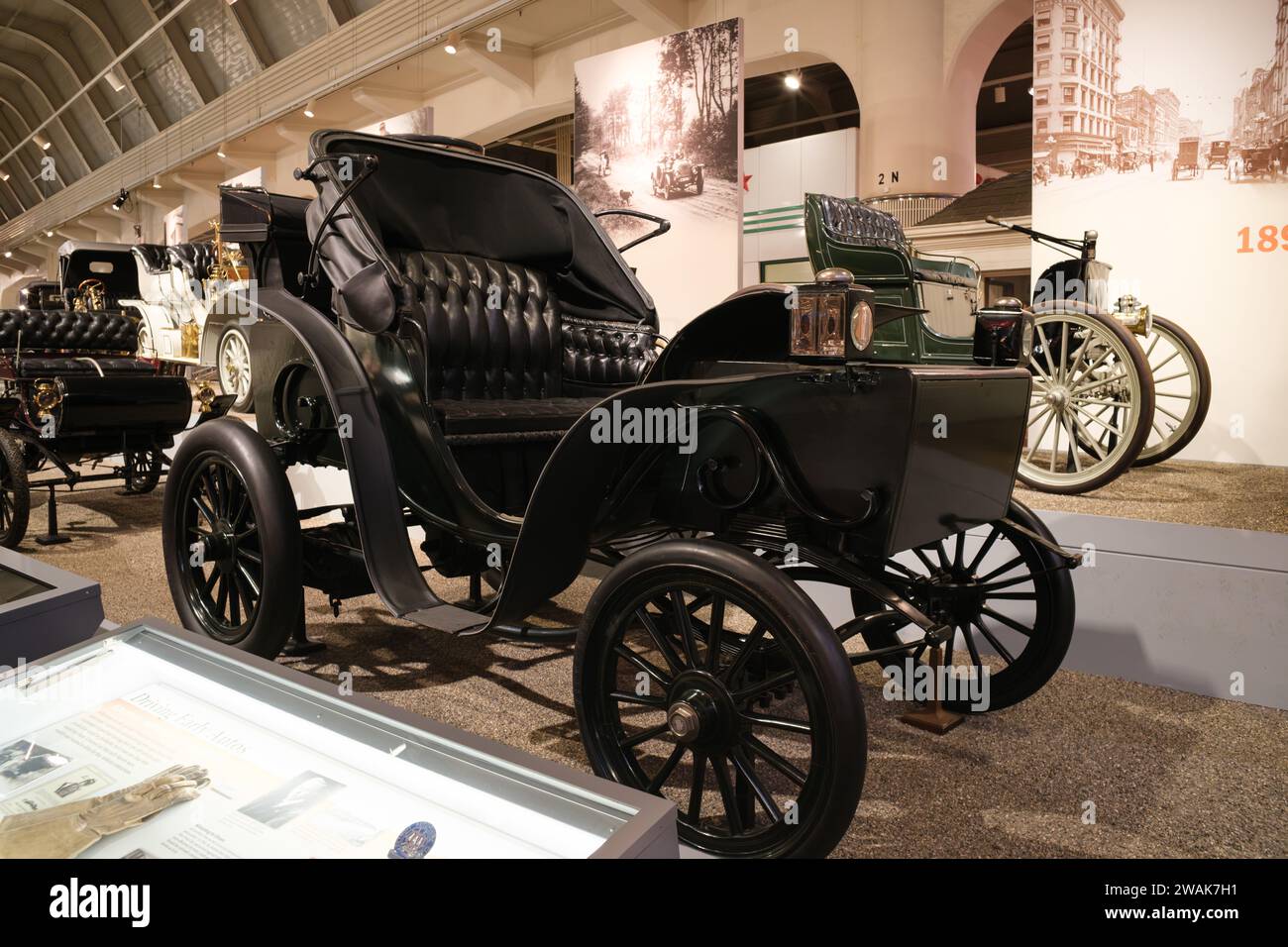 1901 Columbia Victoria Elektroauto, ausgestellt im Henry Ford Museum of American Innovation, Dearborn Michigan USA Stockfoto