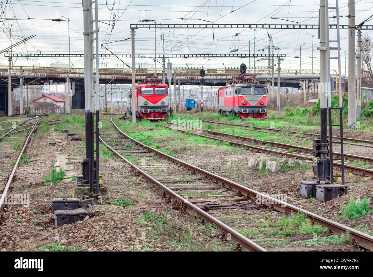 Zuglokomotive auf dem Bahnhof Stockfoto