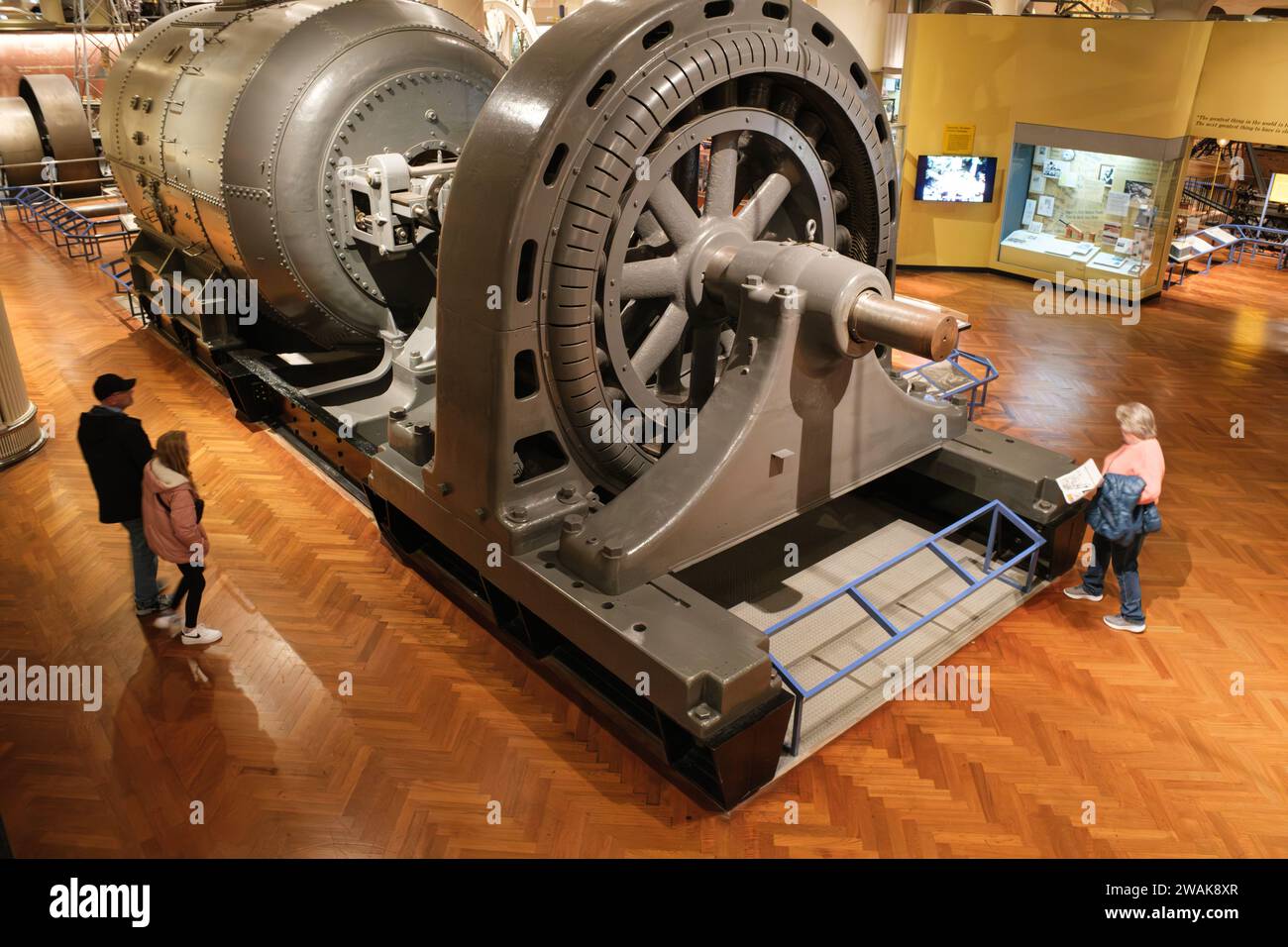 1903 Wasserturbine und elektrischer Generator im Henry Ford Museum of American Innovation Stockfoto