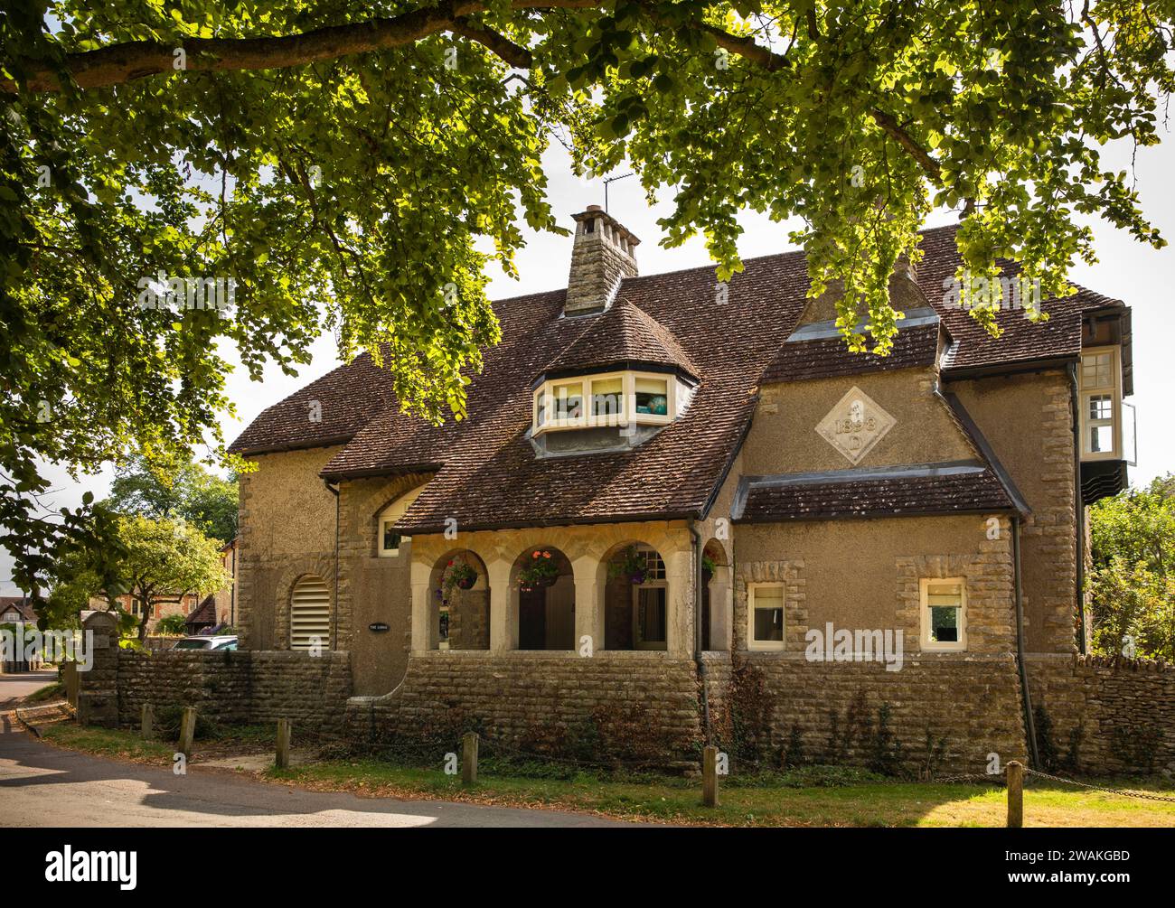 Großbritannien, England, Oxfordshire, Fringford, Main Street, the Lodge, 1895 Kunsthandwerk Haus Stockfoto