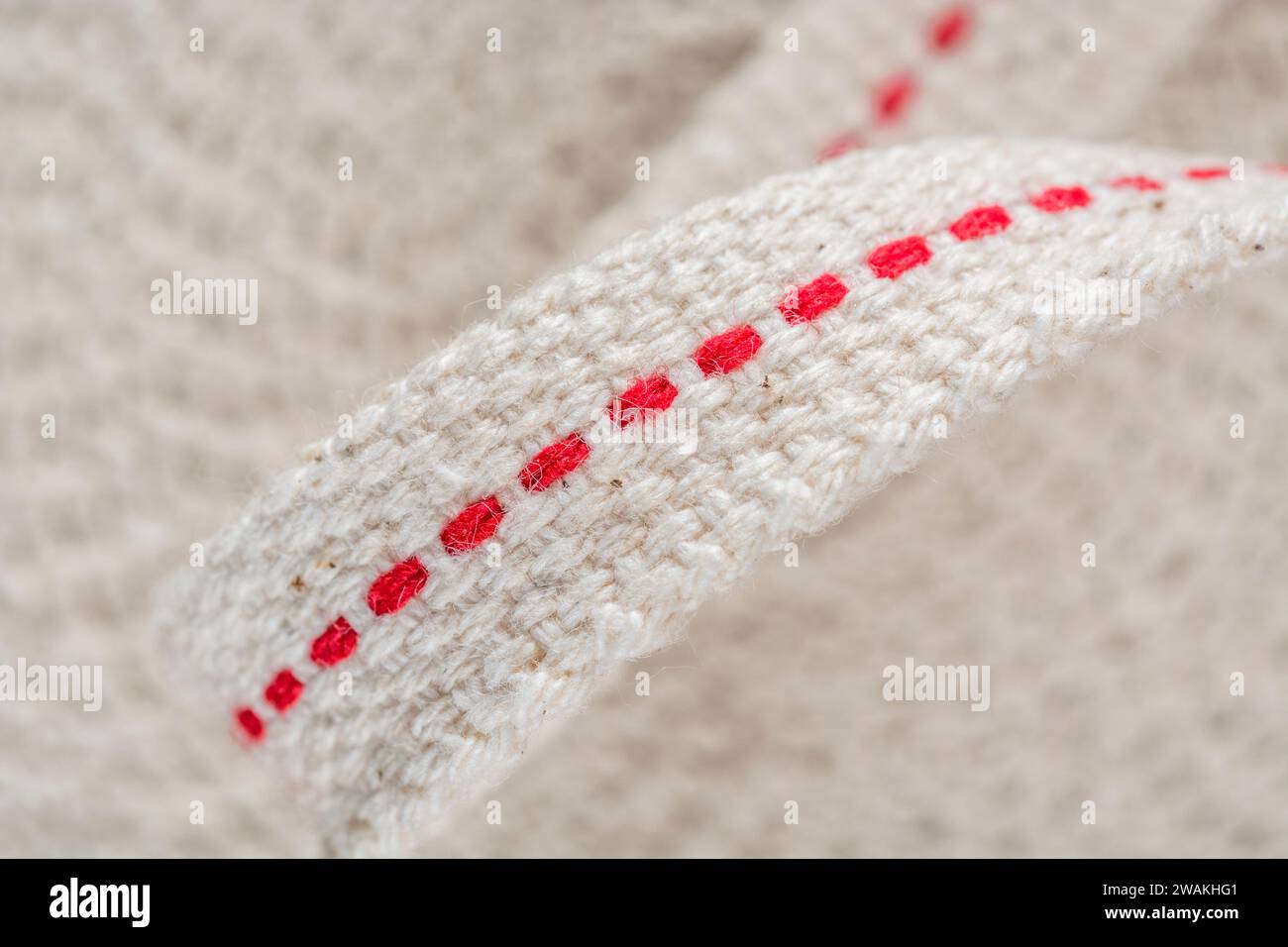 Nahaufnahme Streifen des flachen Baumwolllampendochs, bereit für Notbeleuchtung, wenn der Strom abgeschaltet wird. Für die Vorbereitung, die Vorbereitung, die alten Formen der Beleuchtung. Stockfoto