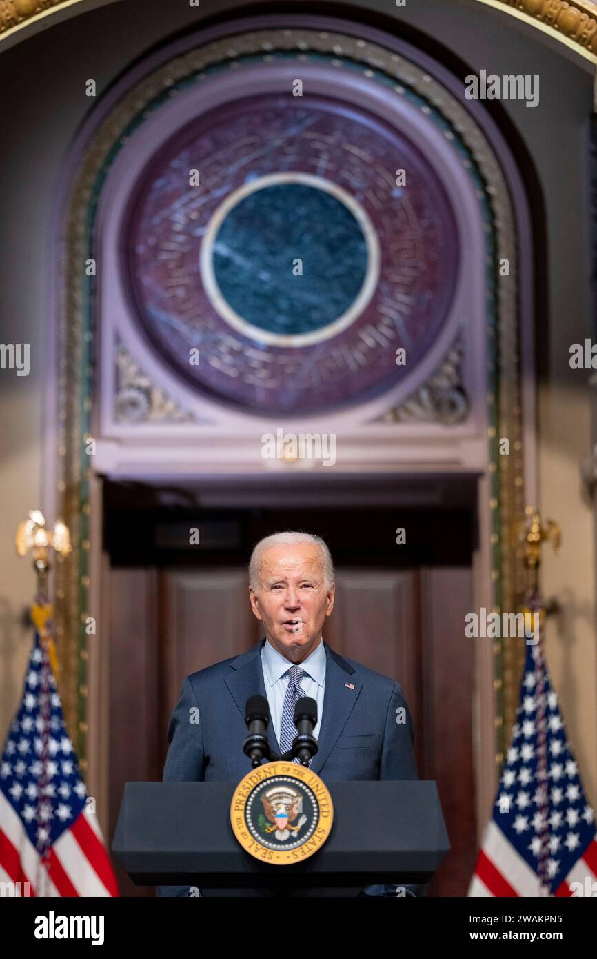 Washington, Vereinigte Staaten von Amerika. 11. Oktober 2023. US-Präsident Joe Biden spricht vor einer Gruppe von Führern der jüdischen Gemeinde, um ihre Unterstützung für Israel und die Verhinderung von Antisemitismus nach den jüngsten Terroranschlägen der Hamas im Indian Treaty Room des Eisenhower Executive Office Building im Weißen Haus, 11. Oktober 2023 in Washington, D.C. zu bekunden. Oliver Contreras/White House Photo/Alamy Live News Stockfoto