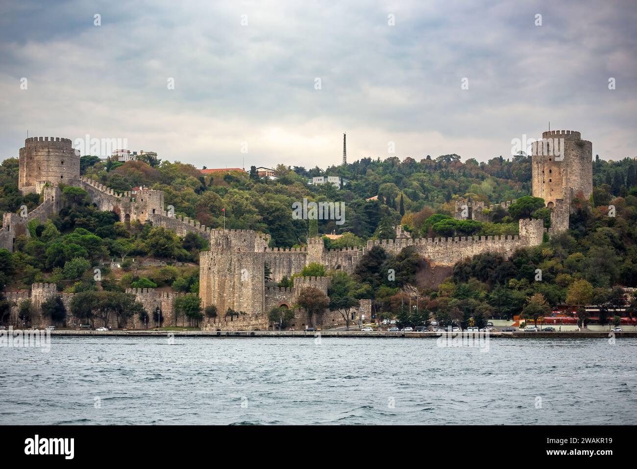 Festung Europa (rumelihisari) von der Straße von Bosporus, Istanbul, Türkei Stockfoto